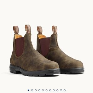 Blundstone Men’s Chelsea Boots in Brown with Burgundy Elastic